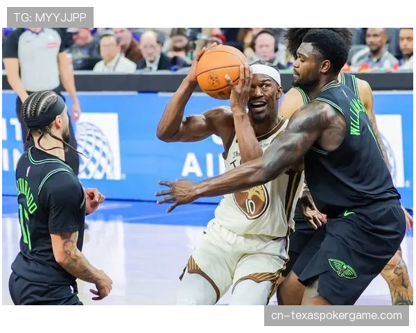 勇士成熟攻防体系对阵鹈鹕个体单打战术，团队篮球优势明显